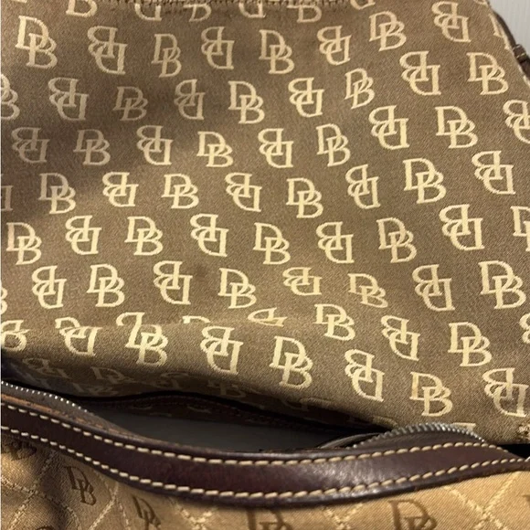 Lot of Dooney and Burke - Picture 3 of 6